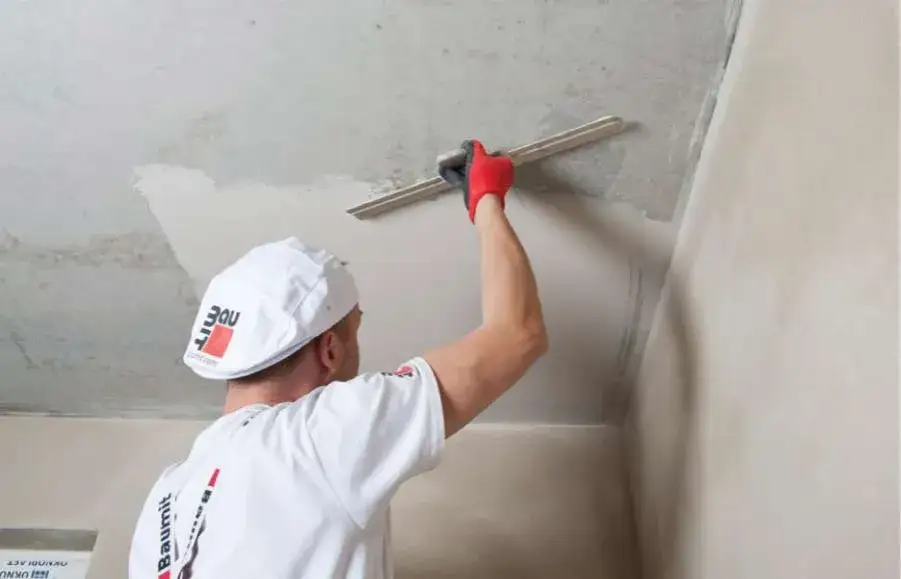 Zdjęcie Jak malowanie ścian otynkowanych zmienia wygląd wnętrz i co musisz wiedzieć