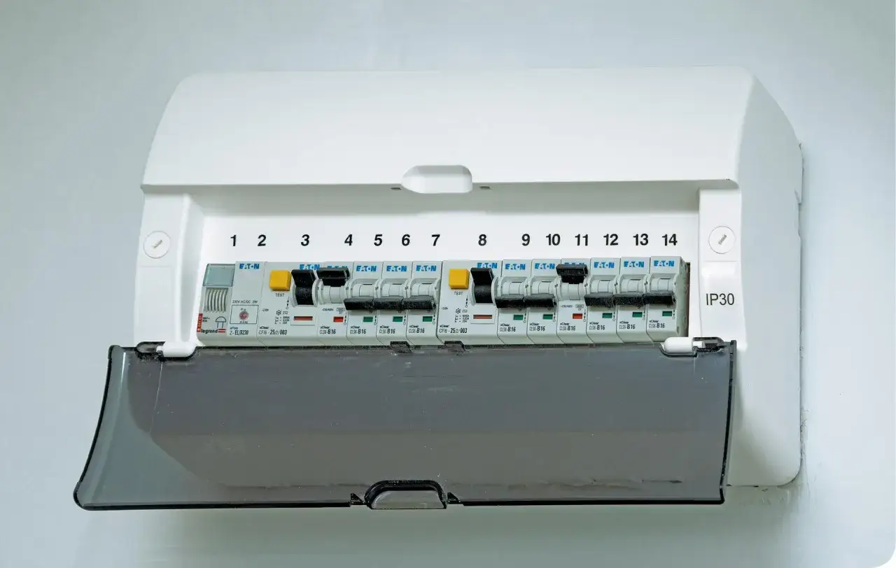 Zdjęcie Jakie bezpieczniki do rozdzielni wybrać, aby uniknąć awarii?