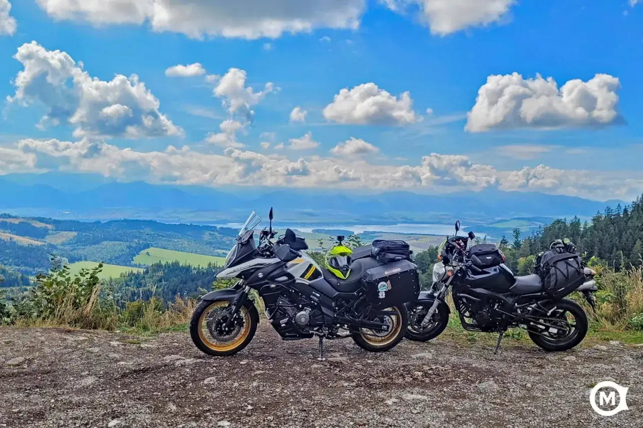 Zdjęcie Niezapomniane trasy motocyklowe w Słowacji – odkryj piękno dróg