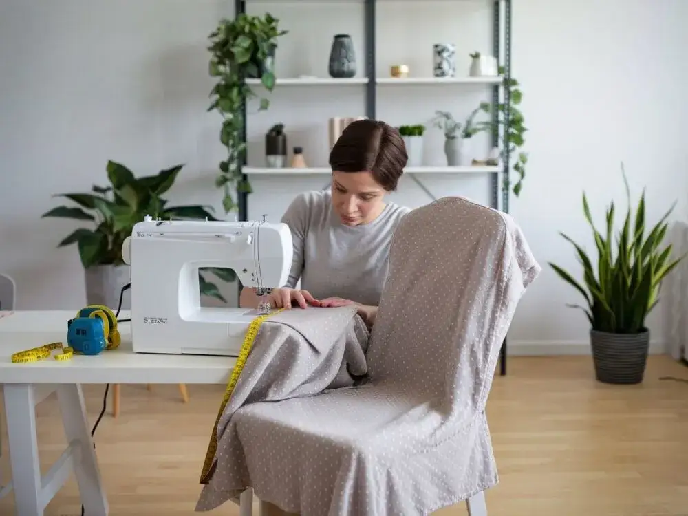 Zdjęcie Uszyj pokrowiec na krzesło obrotowe: Poradnik DIY krok po kroku