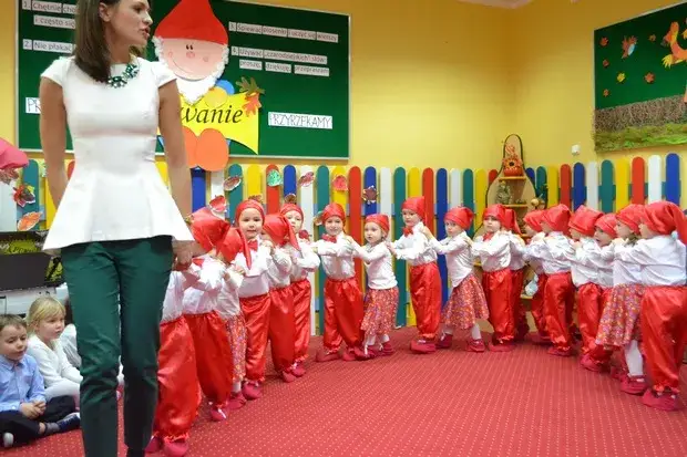 Zdjęcie Jak zrobić strój krasnoludka dla dziecka - łatwe kroki i materiały