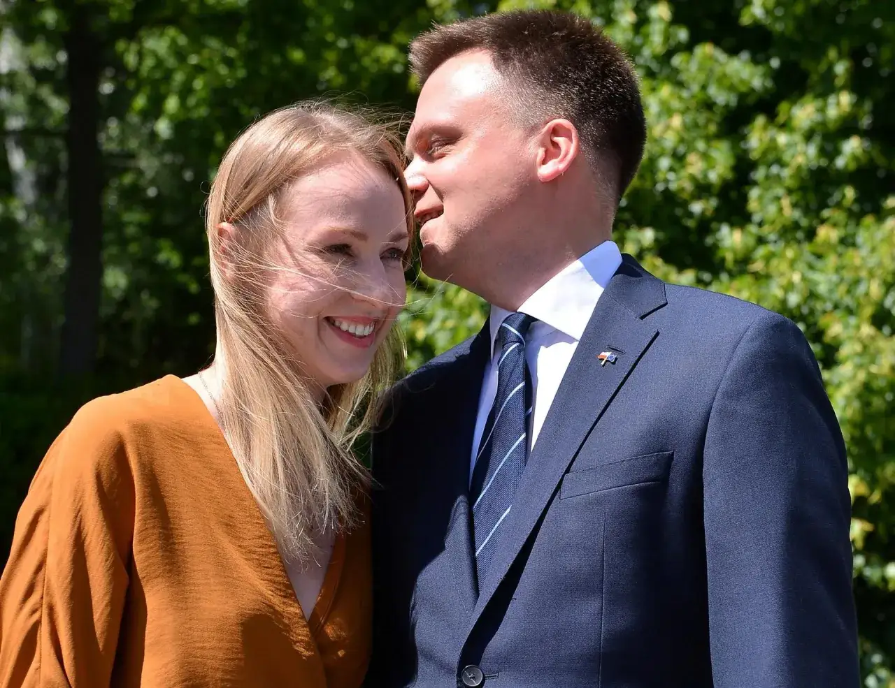 Zdjęcie Szymon Hołownia czy ma żonę? Odkryj szczegóły jego życia prywatnego