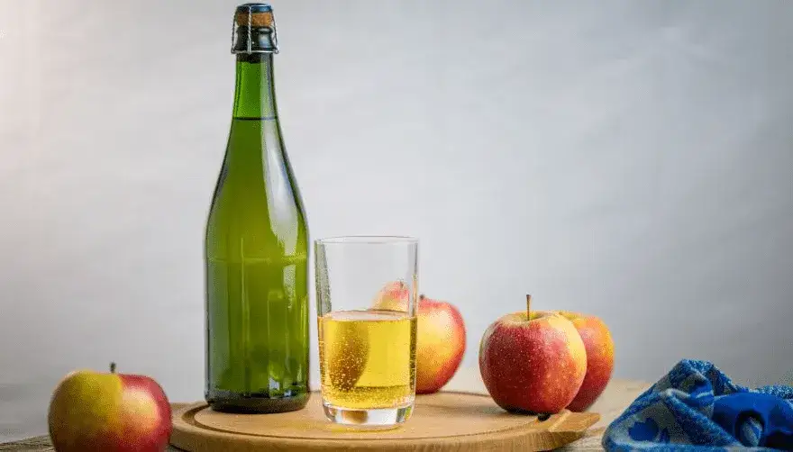 Zdjęcie Jak zrobić wino z jabłek – unikaj najczęstszych błędów i ciesz się smakiem