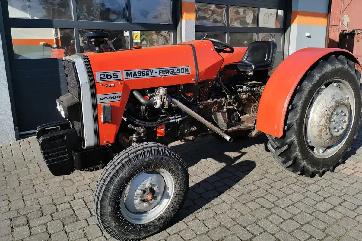 Zdjęcie Moc silnika Massey Ferguson 255 - ile koni naprawdę ma ten ciągnik?