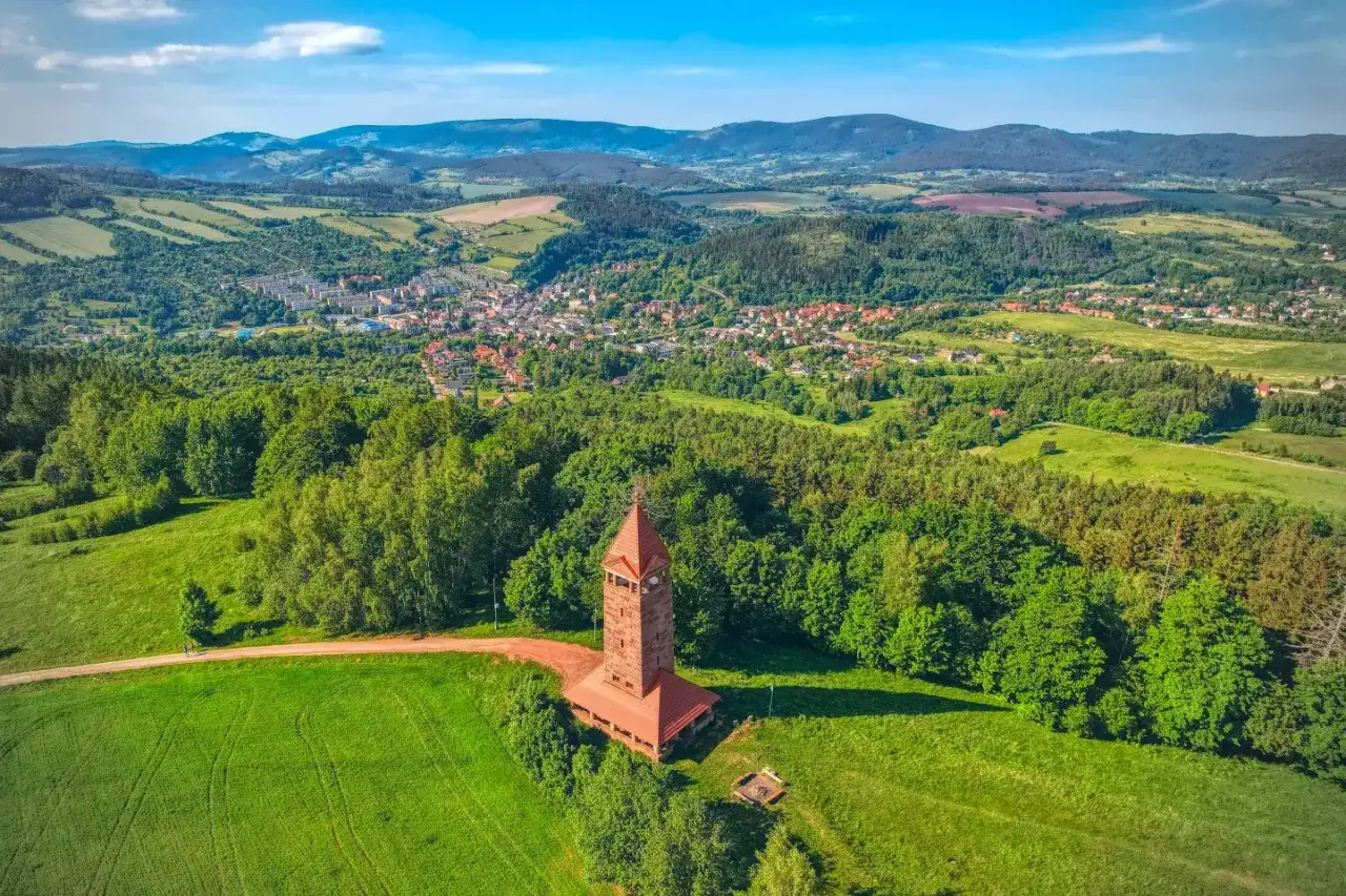 Zdjęcie Góra Świętej Anny i Nowa Ruda: odkryj tajemnice i piękno miejsca