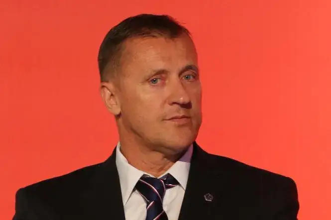 Zdjęcie Ile zarabia prezes PZPN? Zaskakujące wynagrodzenie Kuleszy i porównania