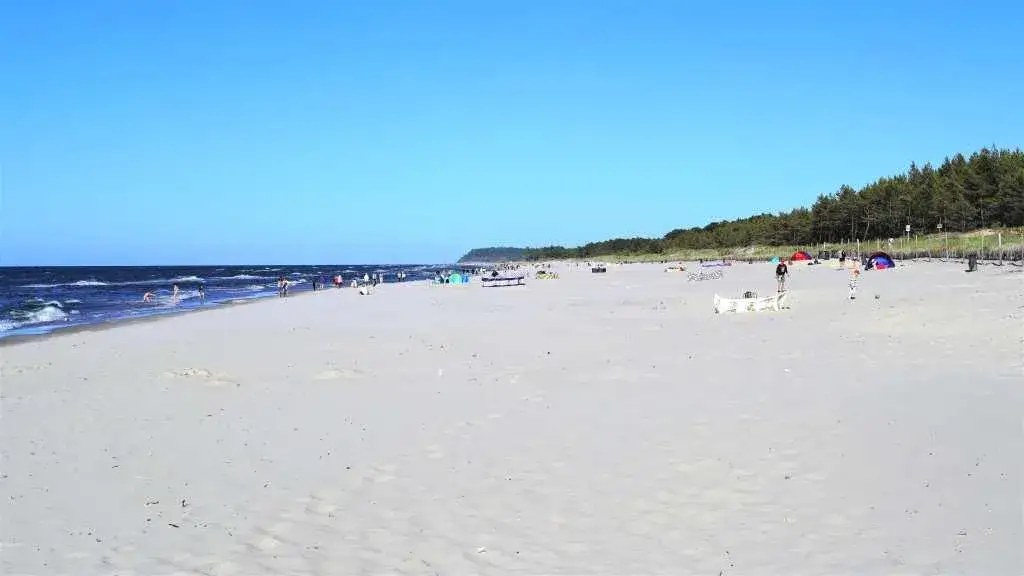 Zdjęcie Która plaża jest bliżej: Łeba czy Hel? Poznajemy te odległości!
