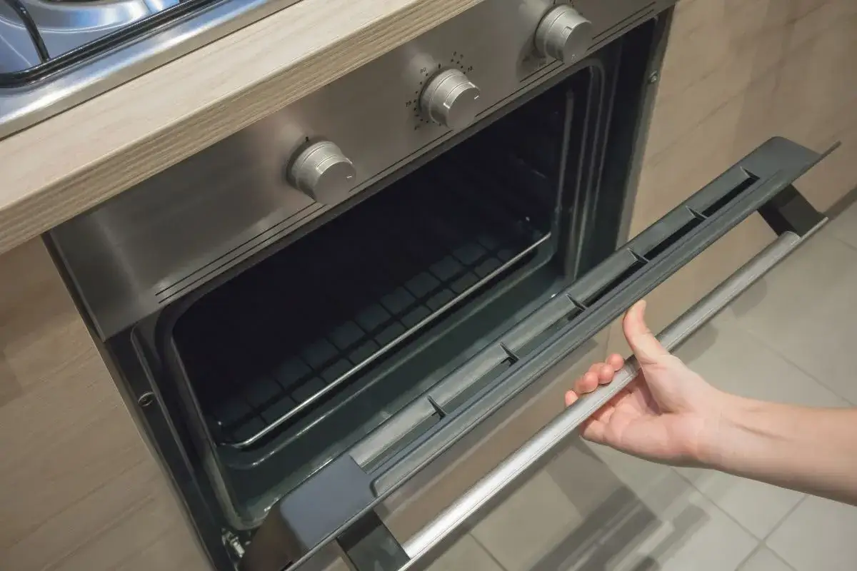 Zdjęcie Kto wynalazł piekarnik? Historia, która zaskakuje i inspiruje