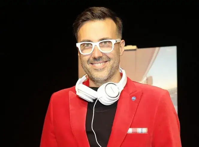 Zdjęcie DJ z jaka to melodia - poznaj utwory i melodie DJ-a Adamusa