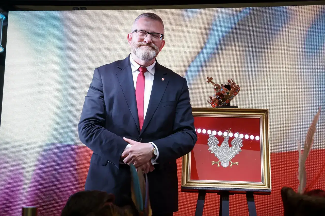 Zdjęcie Czy Konfederacja poprze Nawrockiego? Zaskakujące stanowisko partii