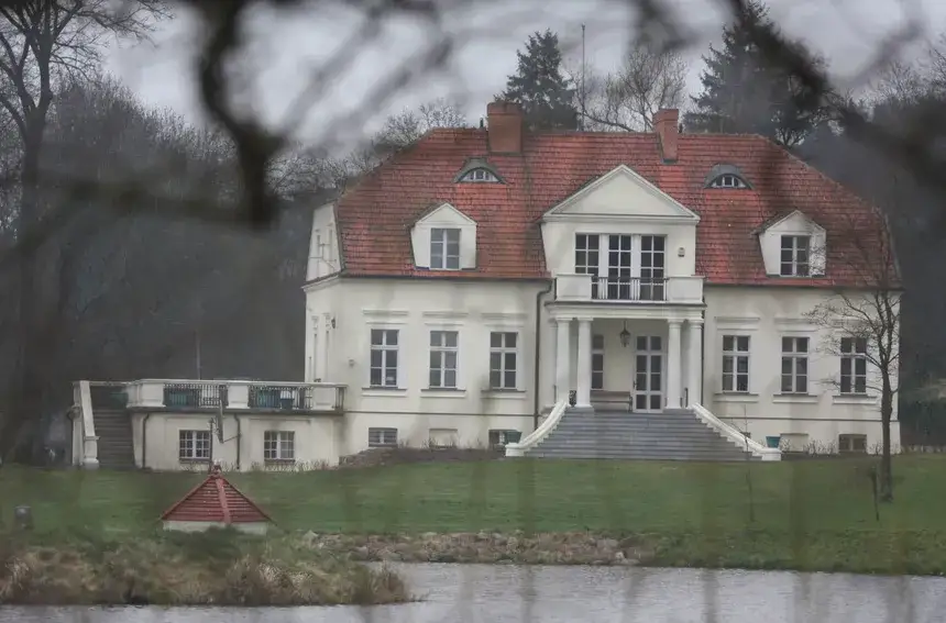 Zdjęcie Dworek Sikorskiego w Chobielinie: historia, architektura i renowacja