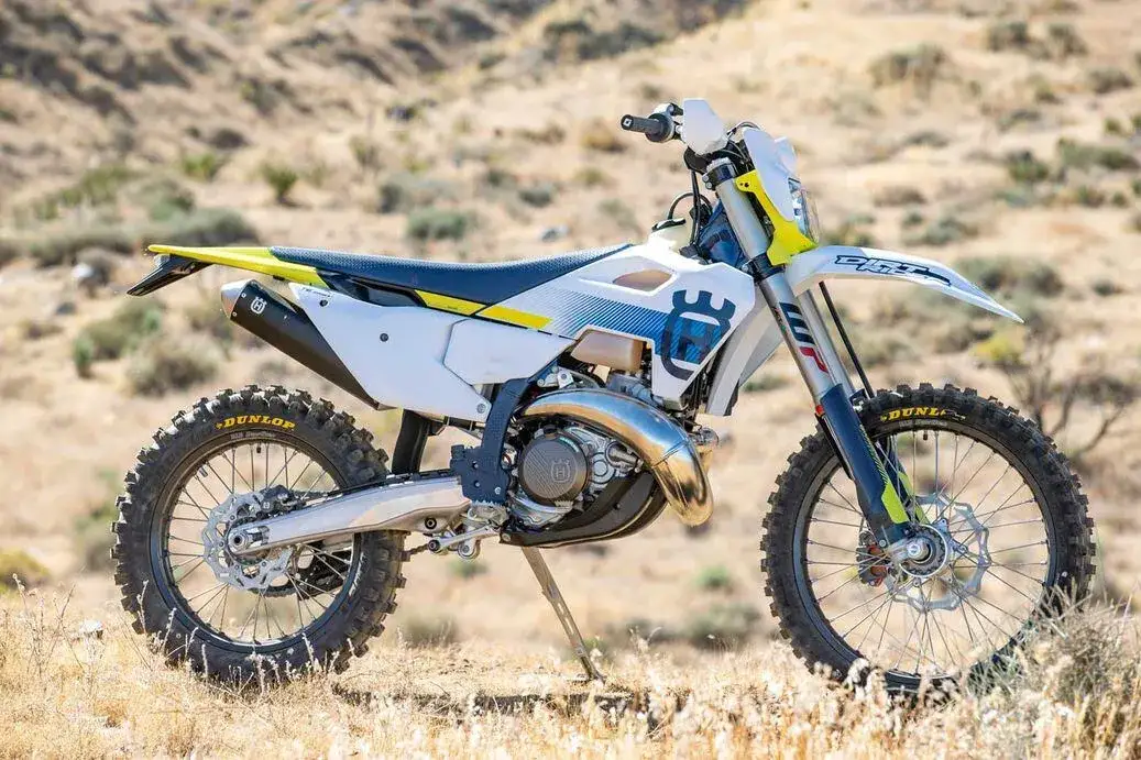 Zdjęcie Husqvarna TE 250 – mocny motocykl enduro z wyjątkowymi osiągami