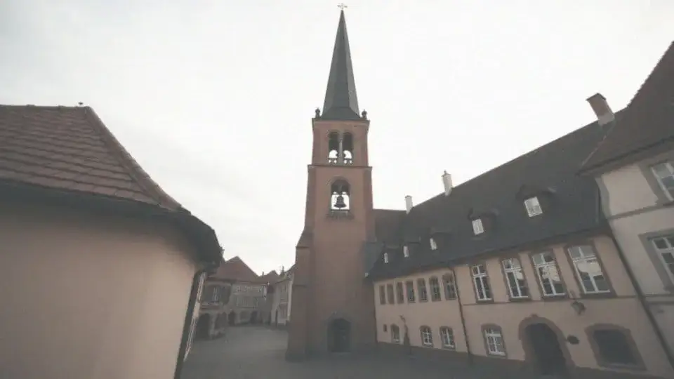 Zdjęcie Dlaczego biją dzwony w kościele? Odkryj ich tajemnice i znaczenie