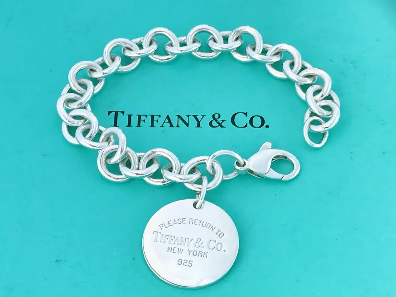 Zdjęcie Bransoletka Tiffany &amp; Co - elegancja, style i ceny, kt&oacute;re zaskakują