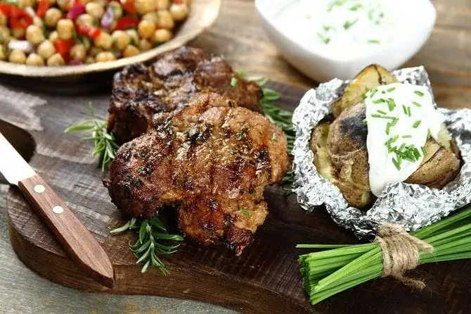 Zdjęcie Jakie przepisy na karkówkę grillowaną są najlepsze? Sprawdź teraz