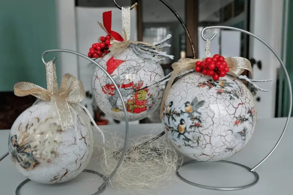 Zdjęcie Twórz unikalne dekoracje z bombek styropianowych DIY krok po kroku