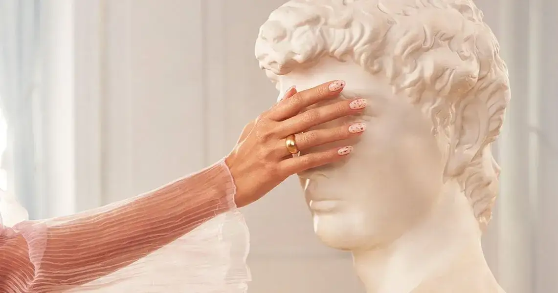 Zdjęcie Neonail jak wykonać manicure hybrydowy bez błędów i stresu