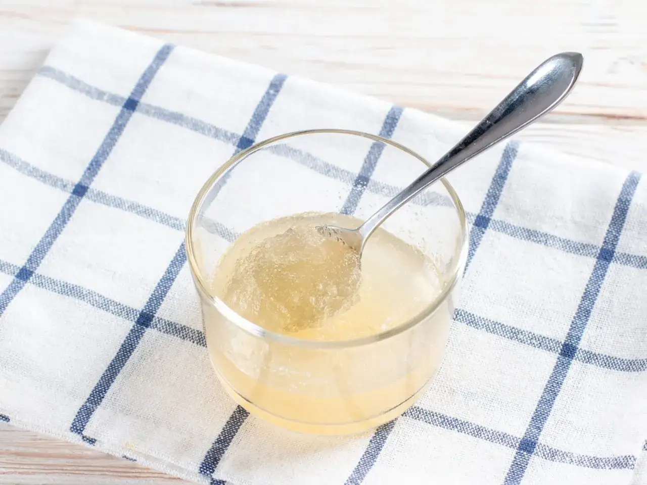 Zdjęcie Czy żelatyna jest niskokaloryczna? Wartość kaloryczna i właściwości odżywcze