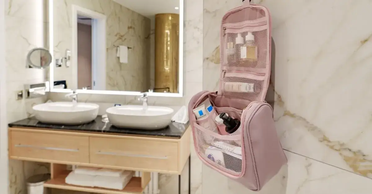 Zdjęcie Czy kosmetyki muszą być w przezroczystym opakowaniu w podróży?