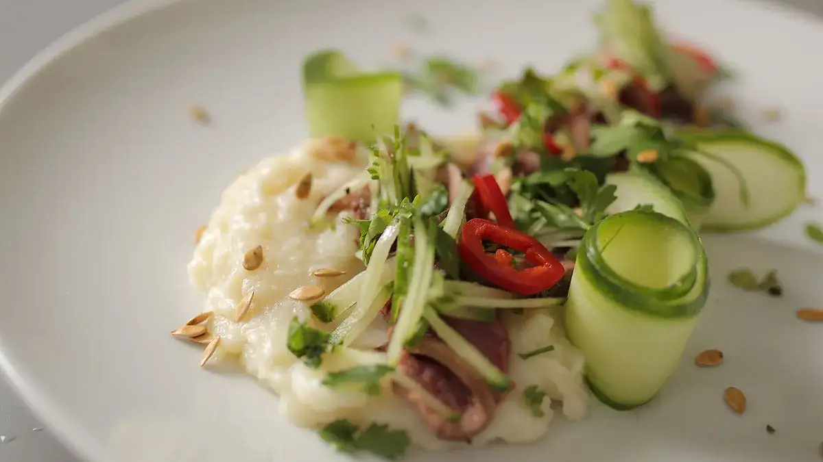 Zdjęcie Idealne sałatki do gęsi pieczonej, które zachwycą Twoich gości