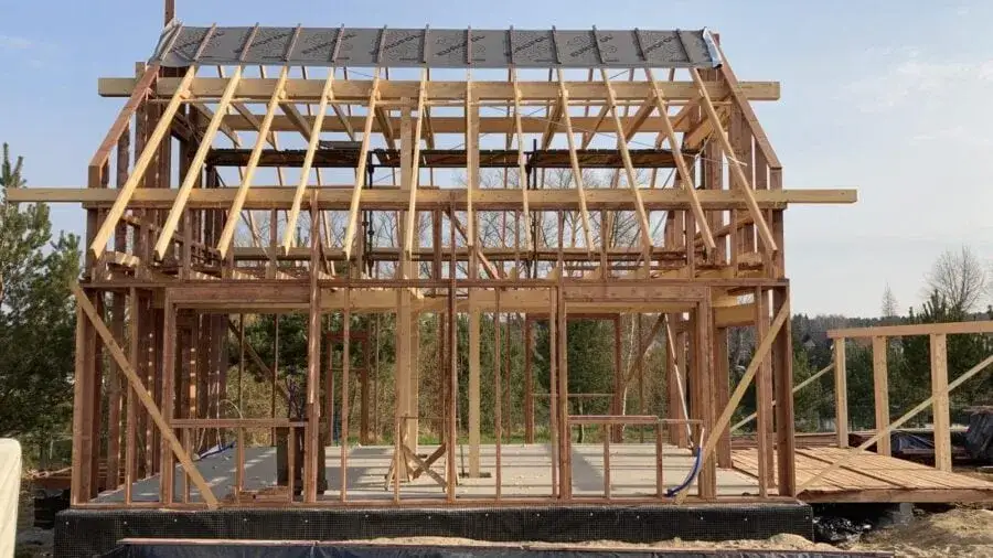 Zdjęcie Ile drewna C24 potrzeba na dom szkieletowy 70m2? Zaskakujące obliczenia!