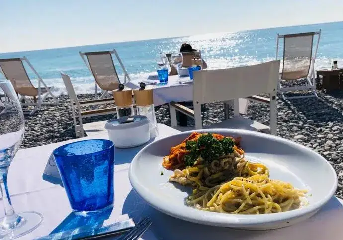 Zdjęcie Gdzie zjeść w Nicei? Odkryj najlepsze restauracje i lokalne smaki