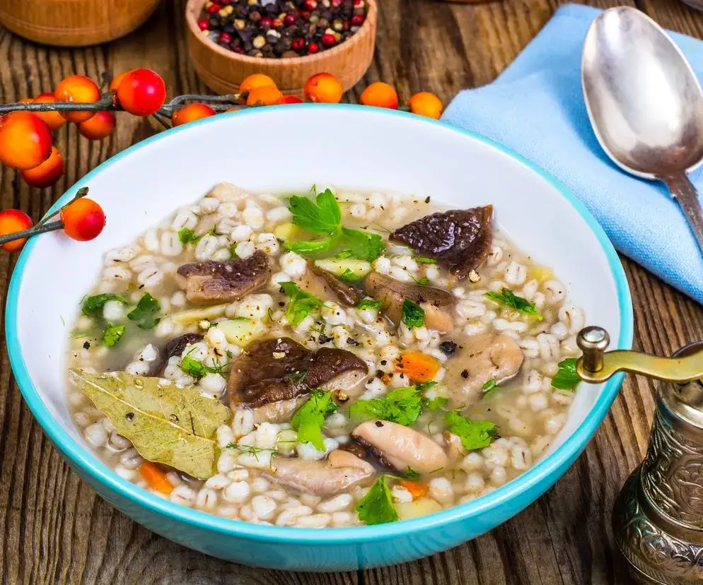 Zdjęcie Krupnik: Ile kalorii ma ta zupa? Sprawdź i schudnij!