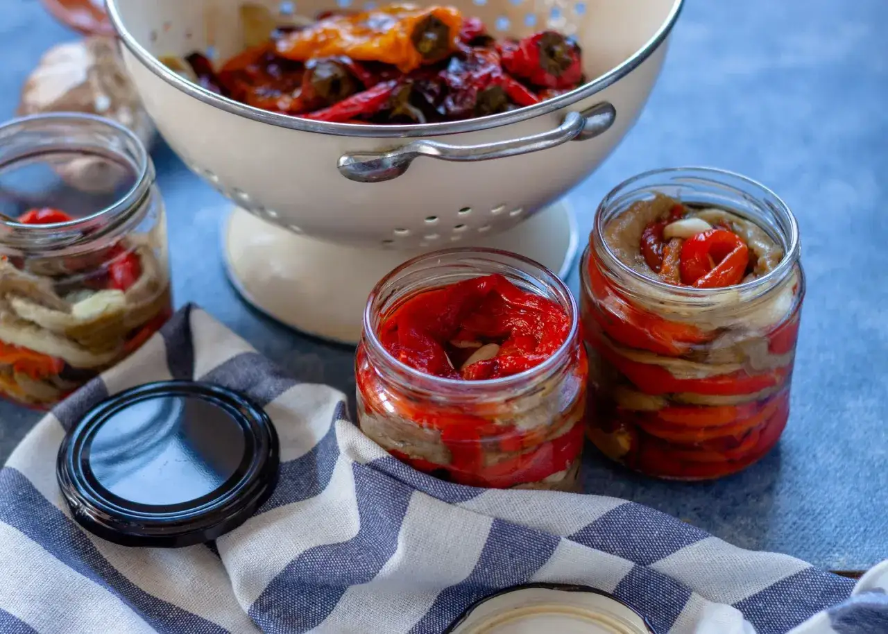 Zdjęcie Pasteryzacja w piekarniku: termoobieg czy góra dół - co wybrać?