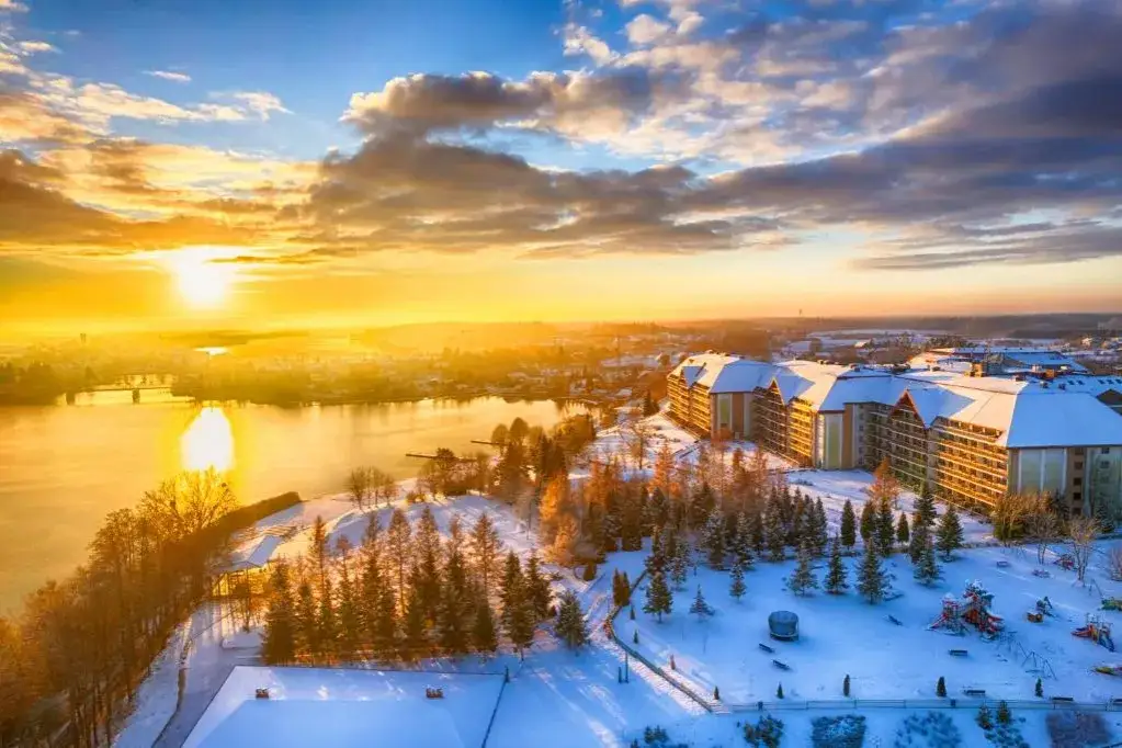 Zdjęcie Hotel Gołębiewski Mikołajki - kiedy powstał i co go wyróżnia?