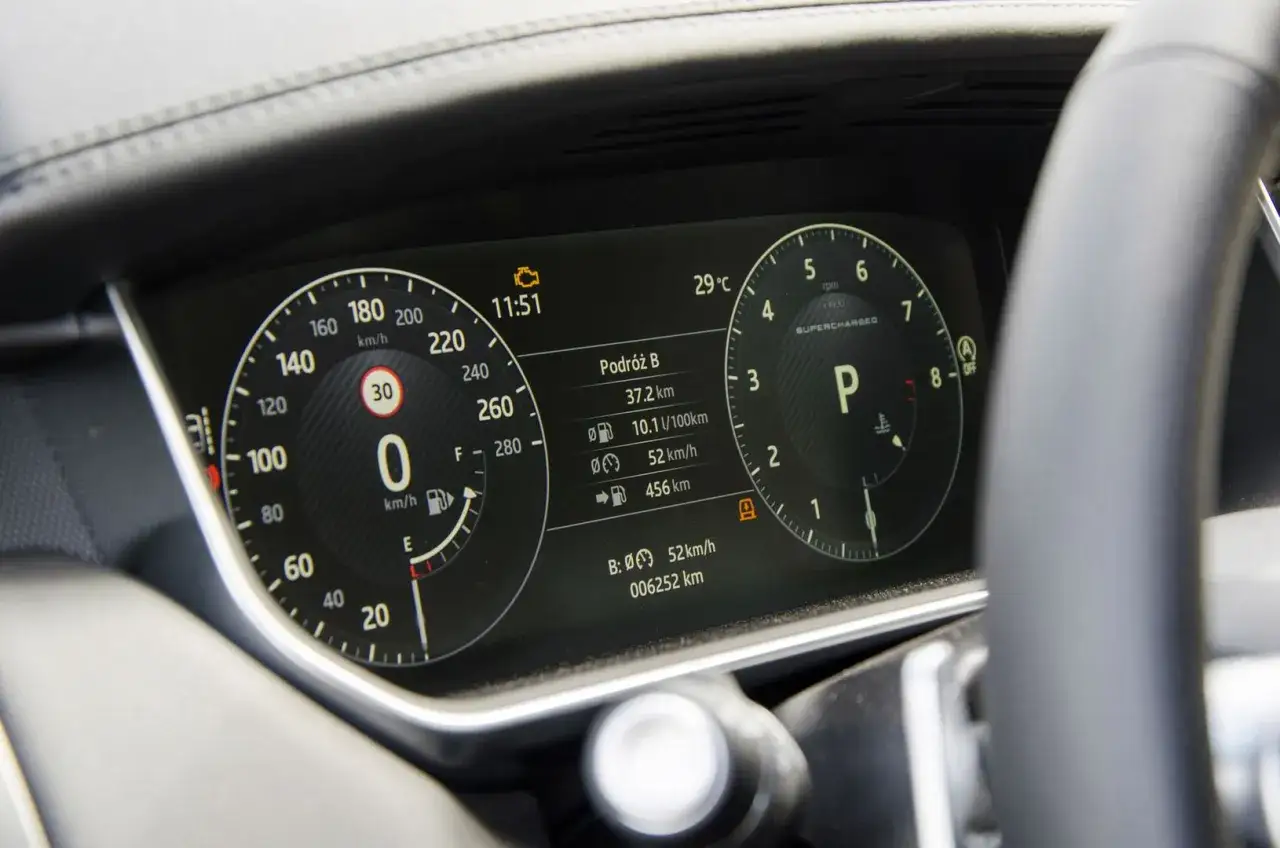 Zdjęcie Ile pali diesel? Odkryj, jak zaoszczędzić na paliwie i uniknąć kosztów