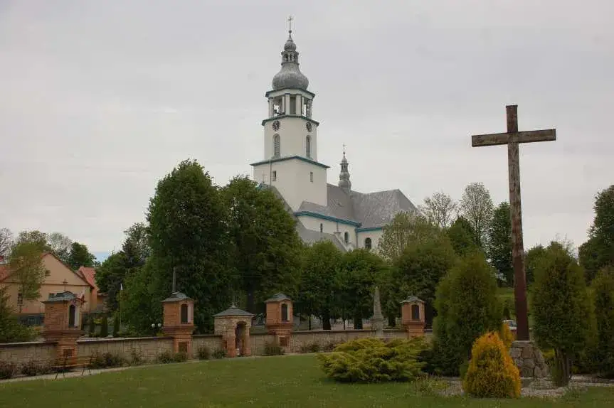 Zdjęcie Sanktuarium Tarnowiec: historia, znaczenie i praktyczne informacje