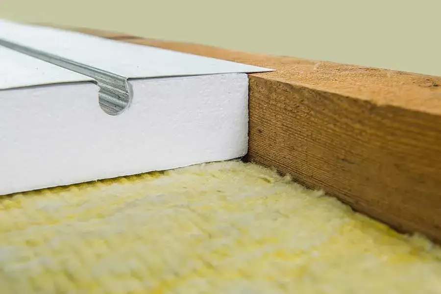 Zdjęcie Instalacja podłogówki na stropie drewnianym: Korzyści i efektywność rozwiązania