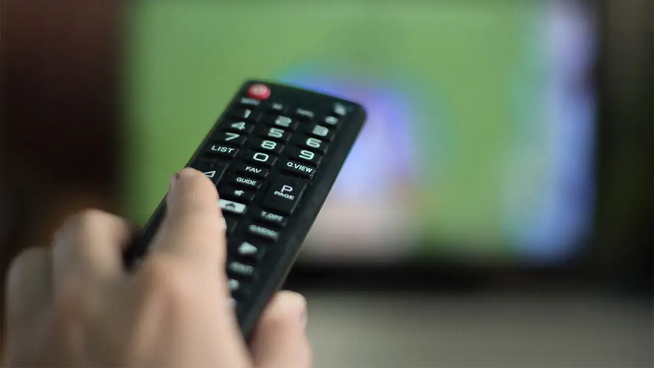 Zdjęcie En qué año se inventó la tele y su impacto en la sociedad