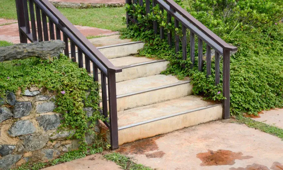Zdjęcie Jak zbudować schody w ogrodzie? Prosty sposób na piękną i bezpieczną ścieżkę