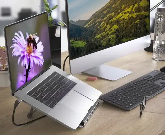 Zdjęcie Czy można podłączyć monitor do laptopa? Oto jak to zrobić łatwo