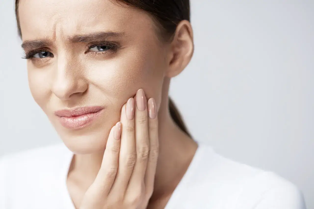 Zdjęcie Skuteczne sposoby na to, co uśmierza ból zęba bez leków