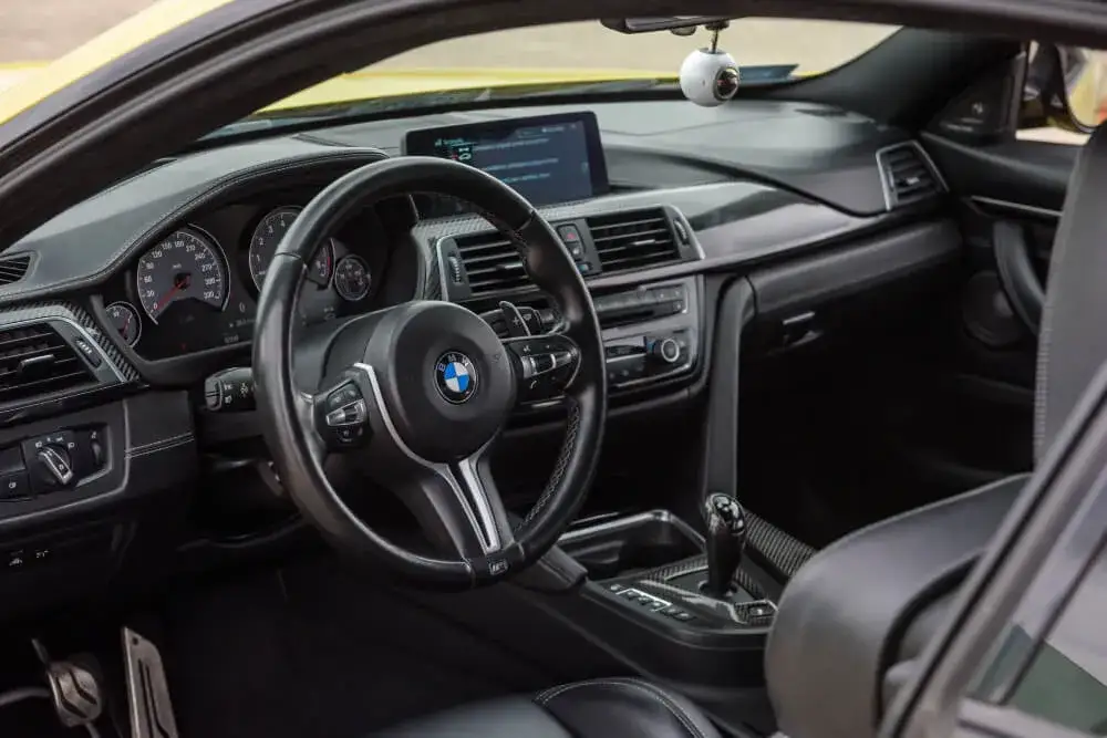 Zdjęcie Jak zrobić zdjęcia samochodu na sprzedaż, by przyciągnąć kupców