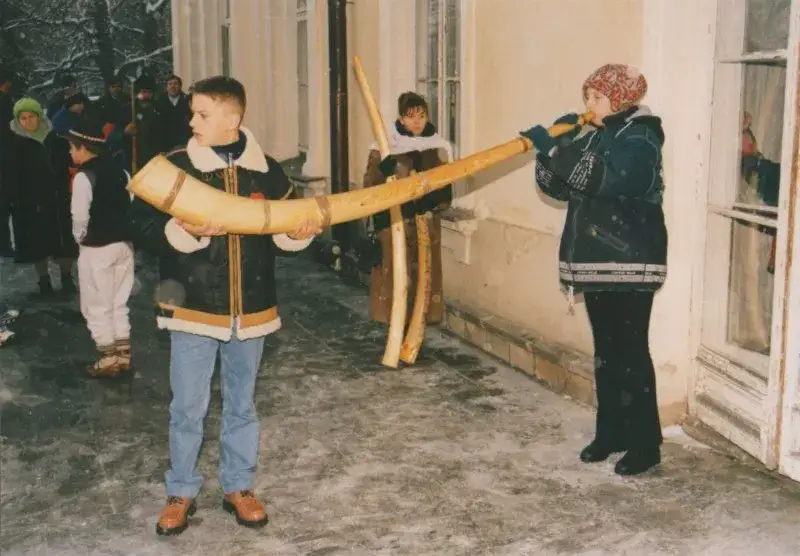 Zdjęcie Czy w adwencie można imprezować? Zaskakująca prawda o tradycji i rozrywce