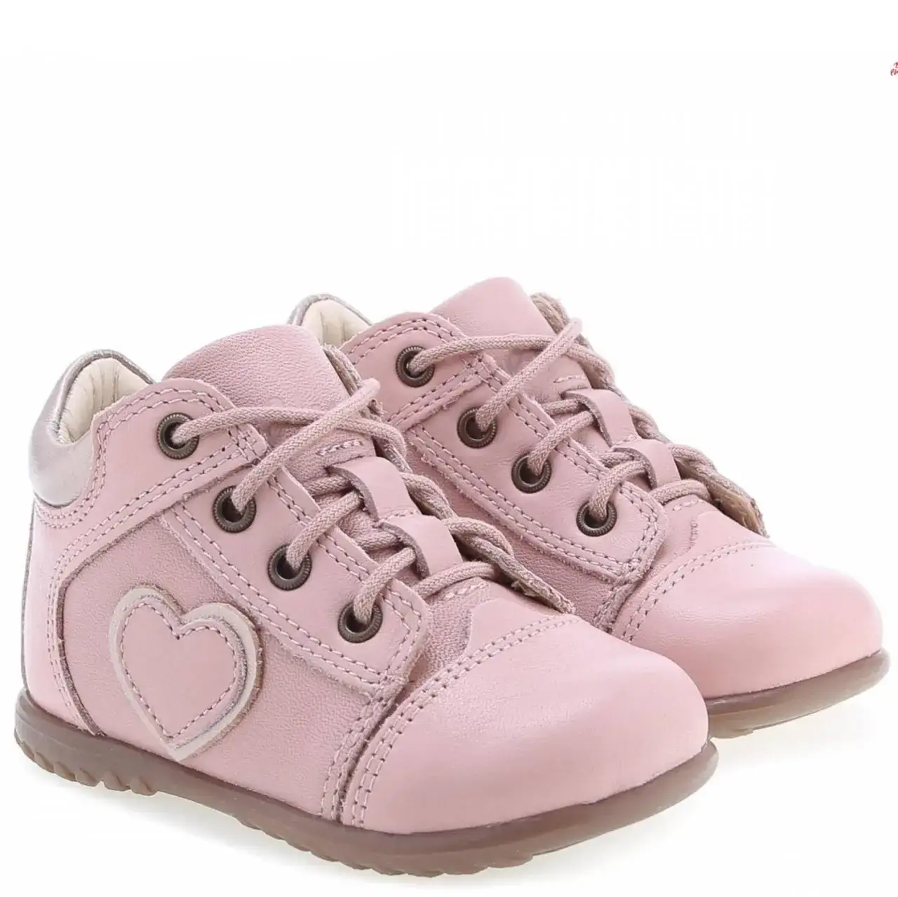 Zdjęcie Jak wybrać idealne buty dla dziewczynki? Porady i polecane modele