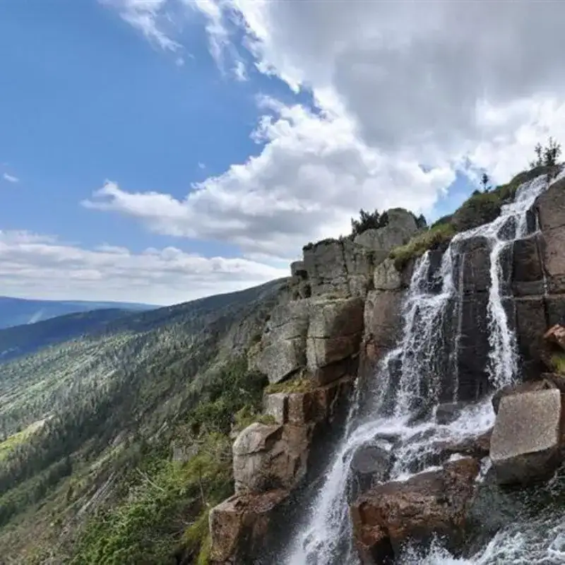 Zdjęcie Najlepsze atrakcje w Harrachowie, które musisz zobaczyć latem i zimą