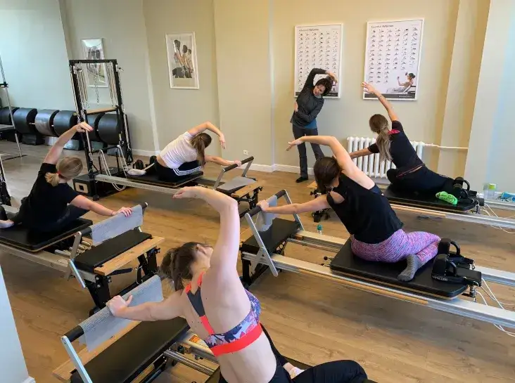 Zdjęcie Co to jest pilates? Odkryj korzyści i metody tej popularnej aktywności