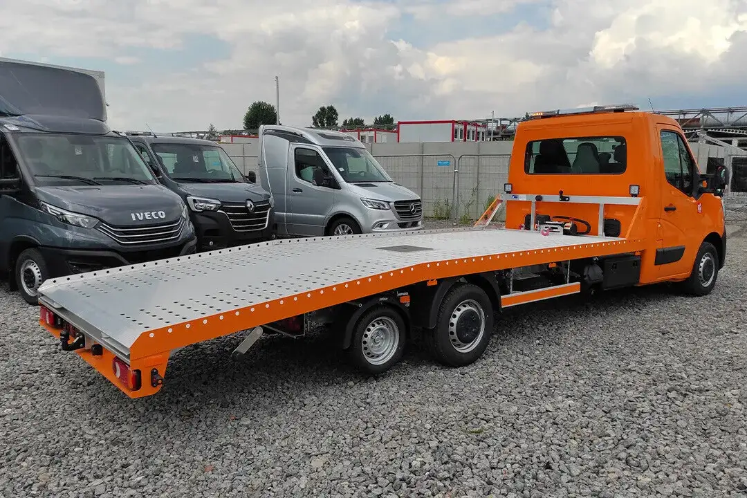 Zdjęcie Autolaweta o ładowności 2000 kg: Kluczowe informacje i zastosowania