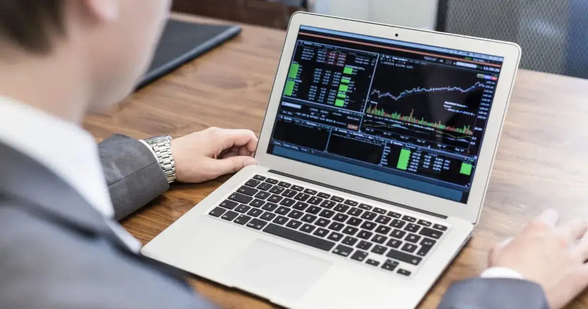 Zdjęcie Jak zarabiać na giełdzie przez internet i unikać najczęstszych błędów