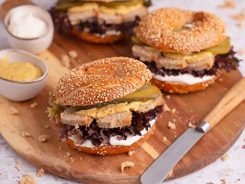 Zdjęcie Ile kcal ma kanapka z pasztetem? Zaskakujące fakty i porady