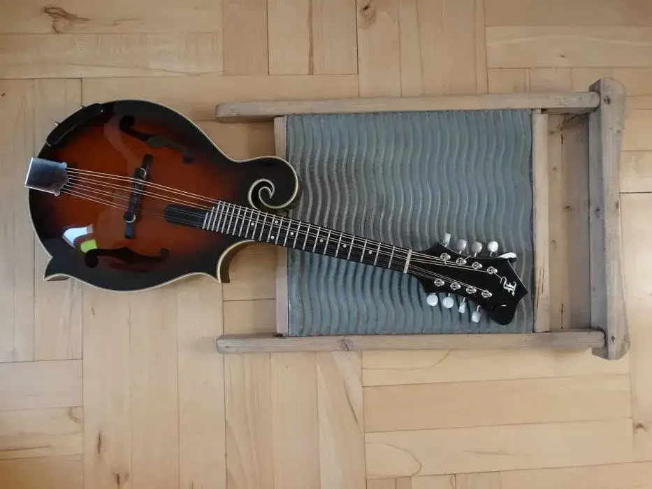 Zdjęcie Poznaj podstawowe akordy na mandolinie: nauka gry od podstaw dla każdego