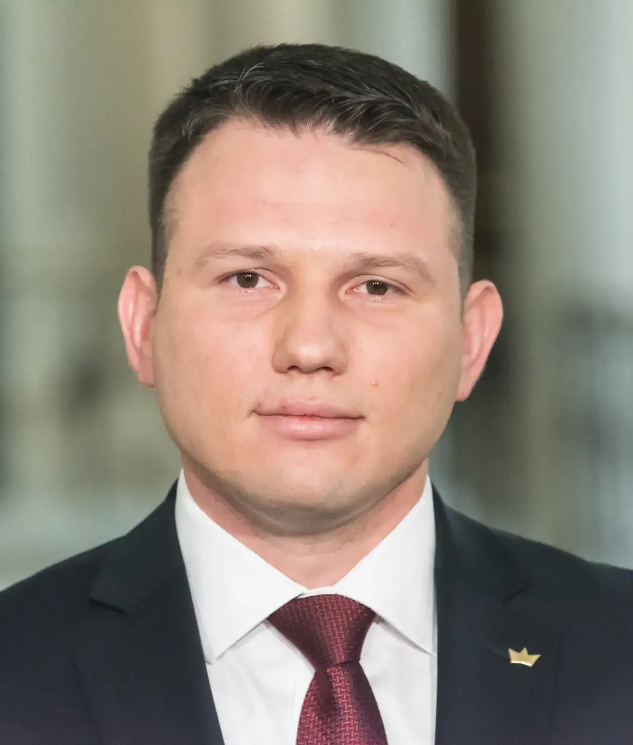 Zdjęcie Mentzen na kogo startuje? Poznaj konkurentów i polityczny kontekst