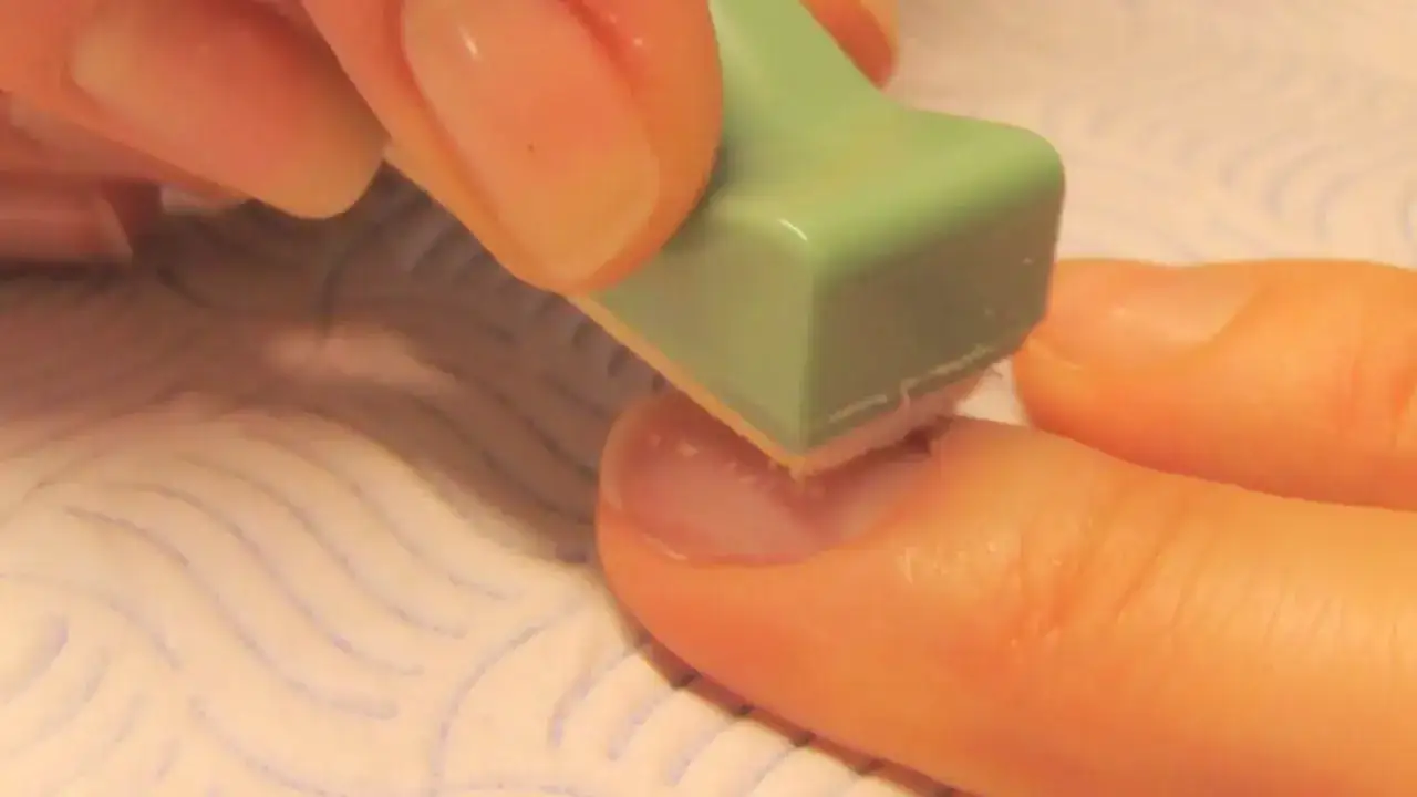 Zdjęcie Jak zrobić manicure japoński - proste kroki dla pięknych paznokci