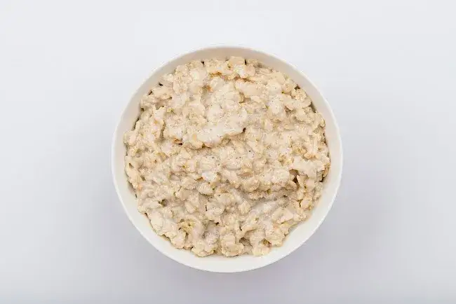 Zdjęcie Ile kalorii kryje się w płatkach owsianych? Poznaj fakty!