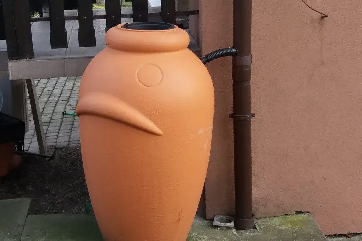 Zdjęcie Jak tanio zrobić zbiornik na deszczówkę i zaoszczędzić pieniądze