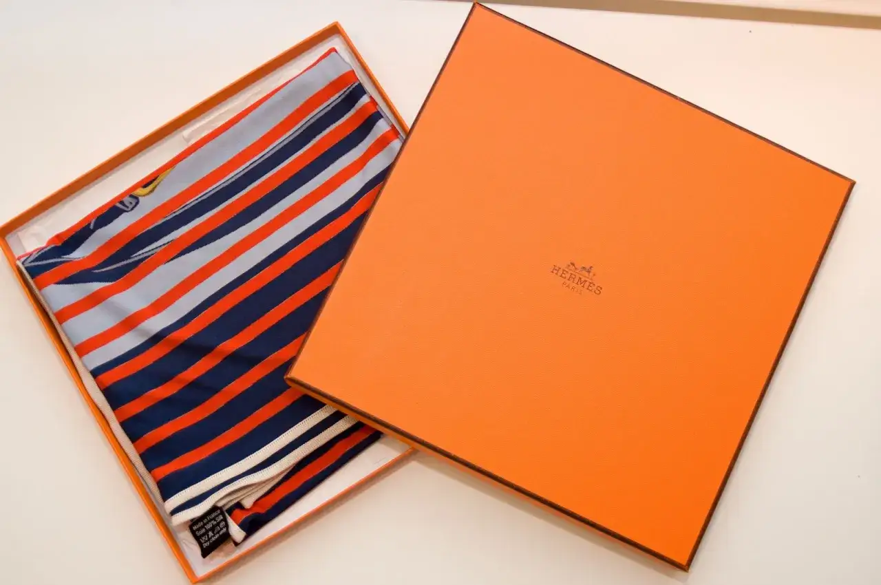 Zdjęcie Apaszka Hermes - oficjalny sklep online